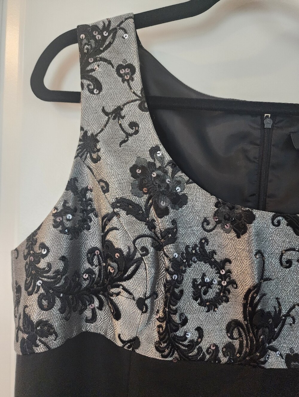 R&M Richards Black and Silver Sleeveless Midi Dress With A Touch Of Sparkle. 16 - Picture 2 of 11